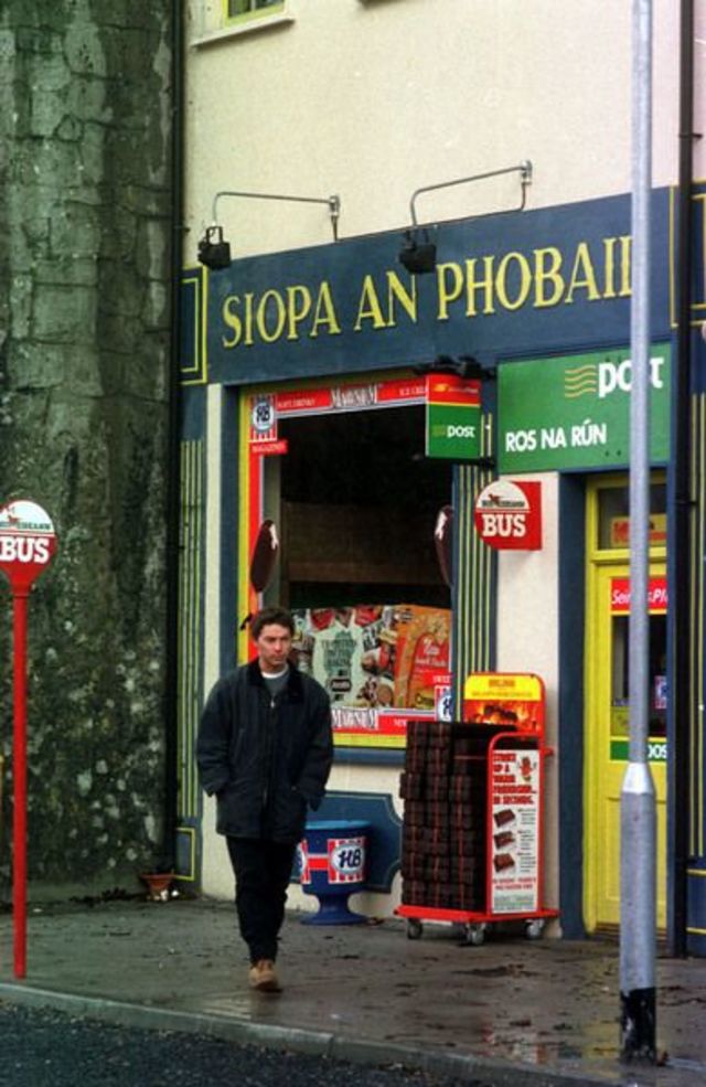 00001468.jpg AN TEANGA FAOI BHRÚ: An Spideál, Gaeltacht na Gaillimhe
