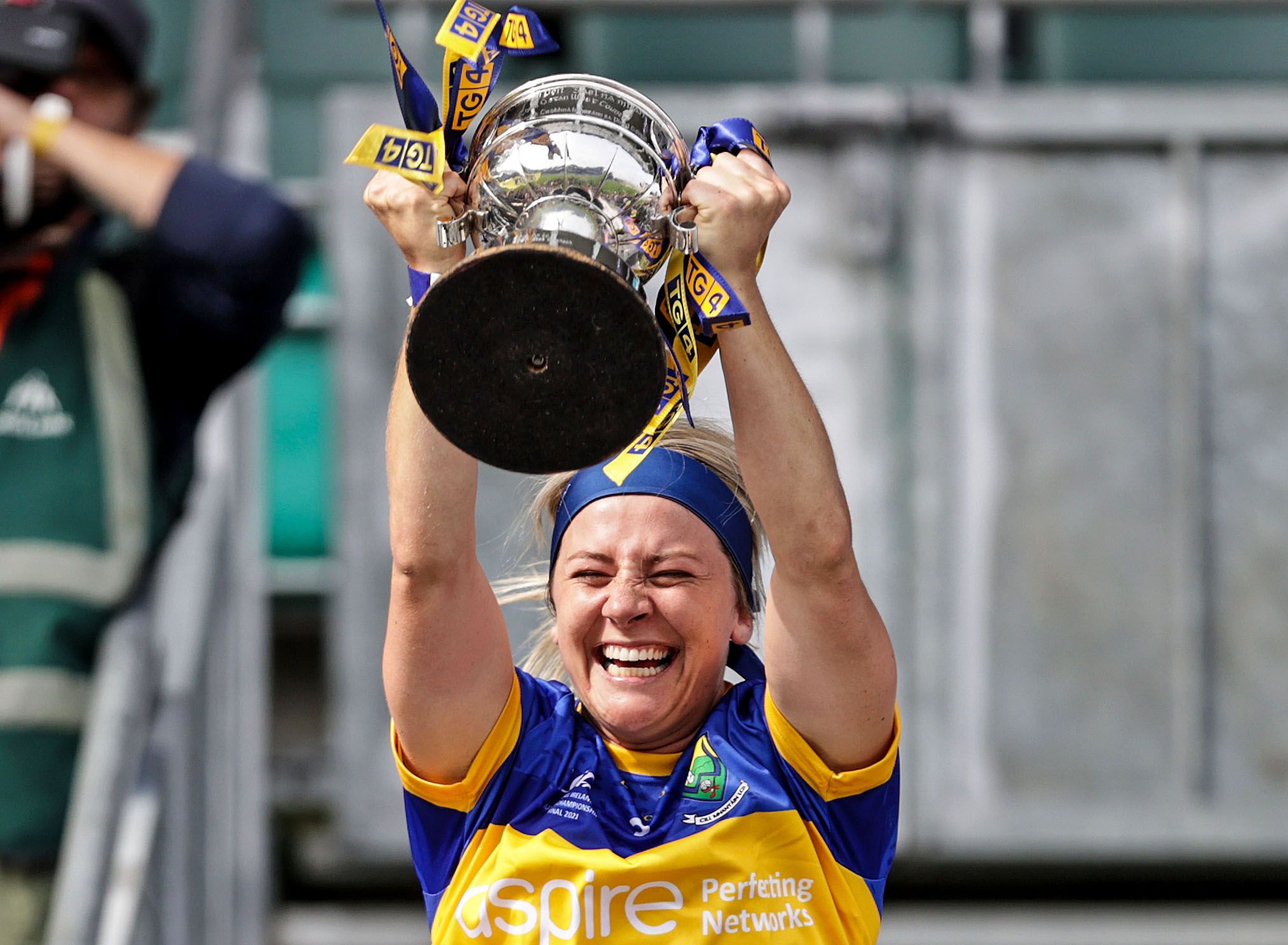 Sarah Jane Winders lifts the West County Hotel Cup