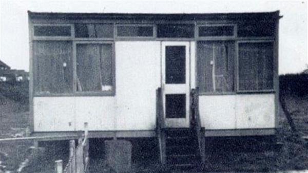 The hut which became the first bunscoil in the North