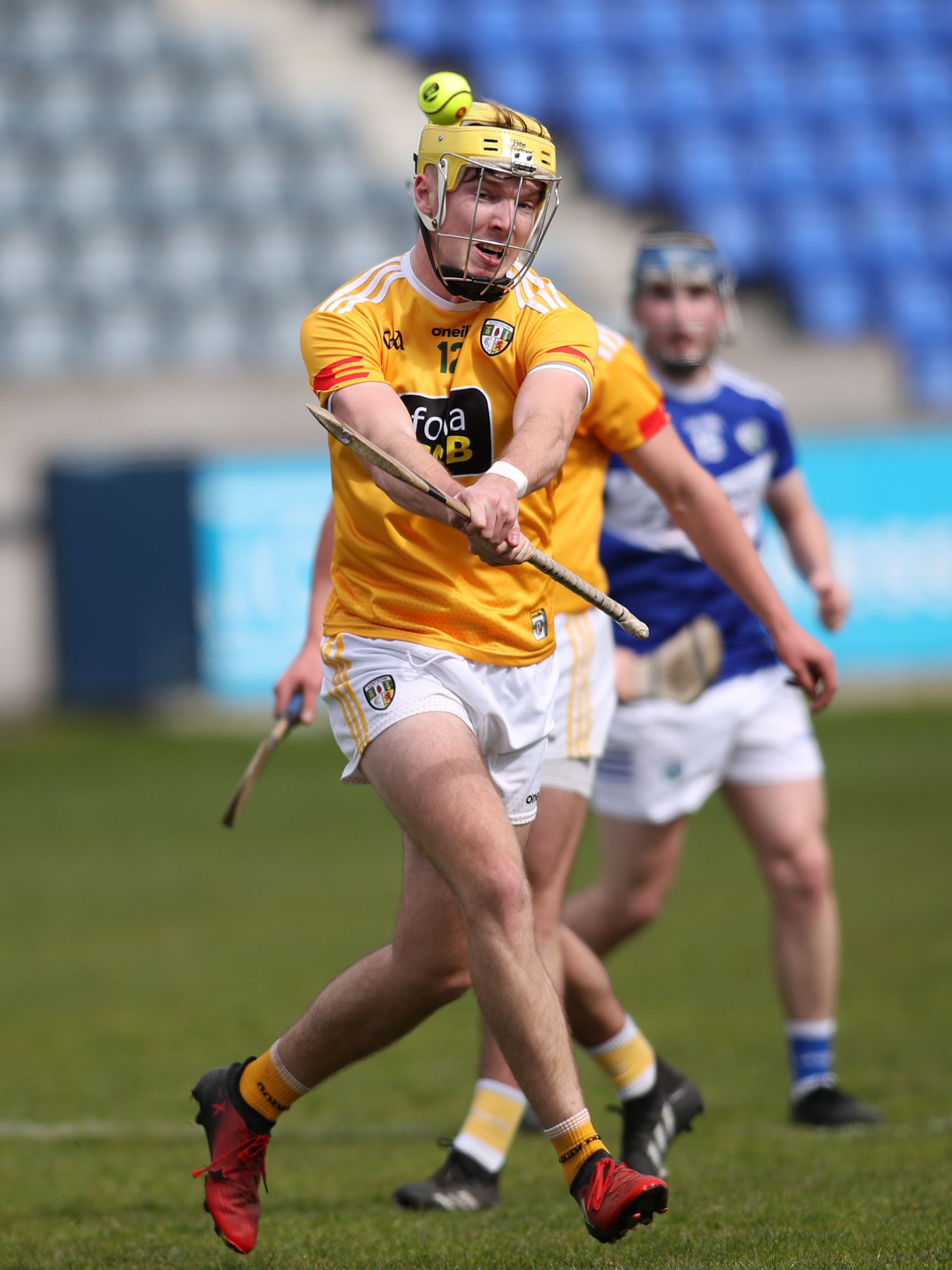 Daire Murphy gets a pass away 