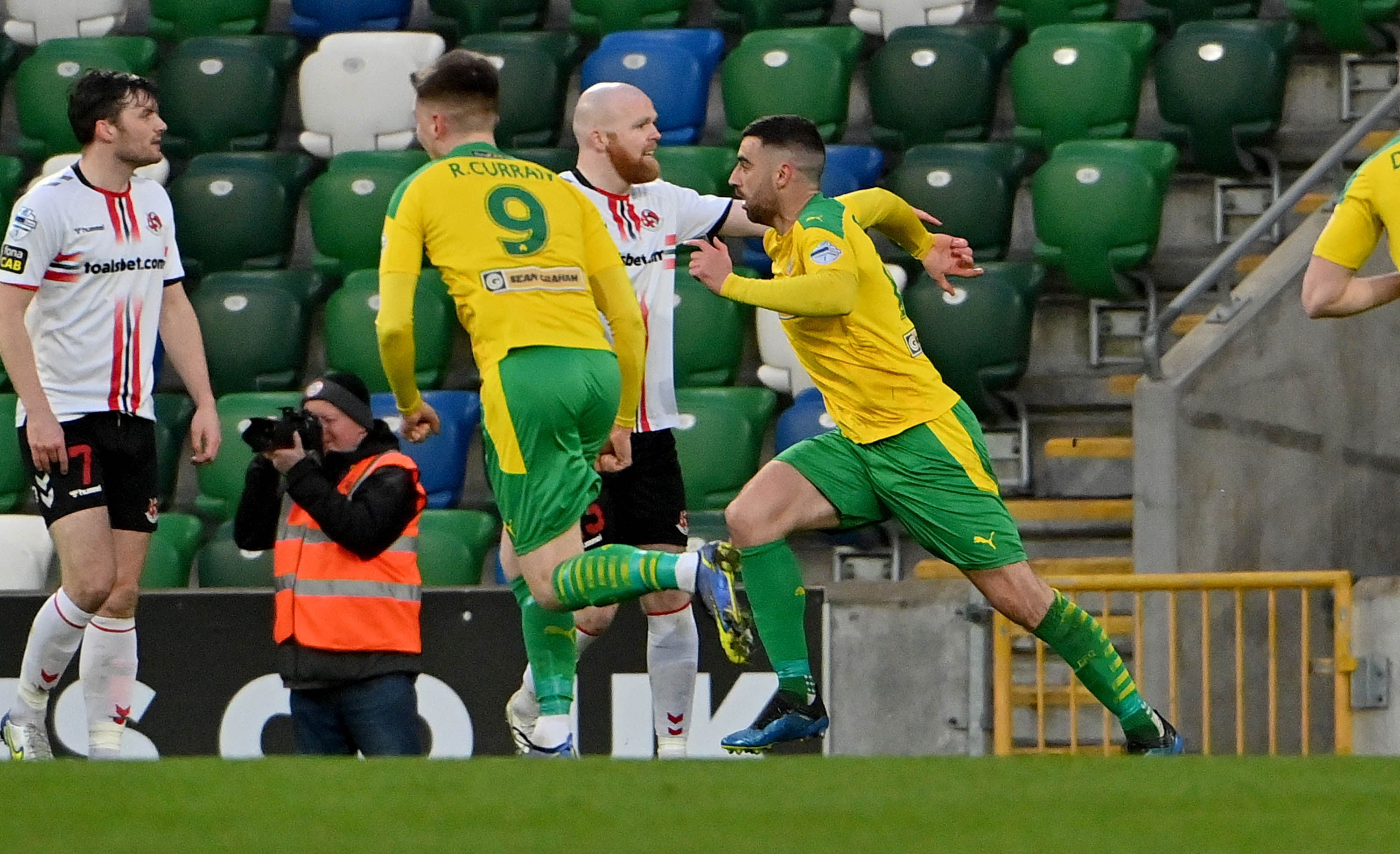 Gormley gives Cliftonville the lead