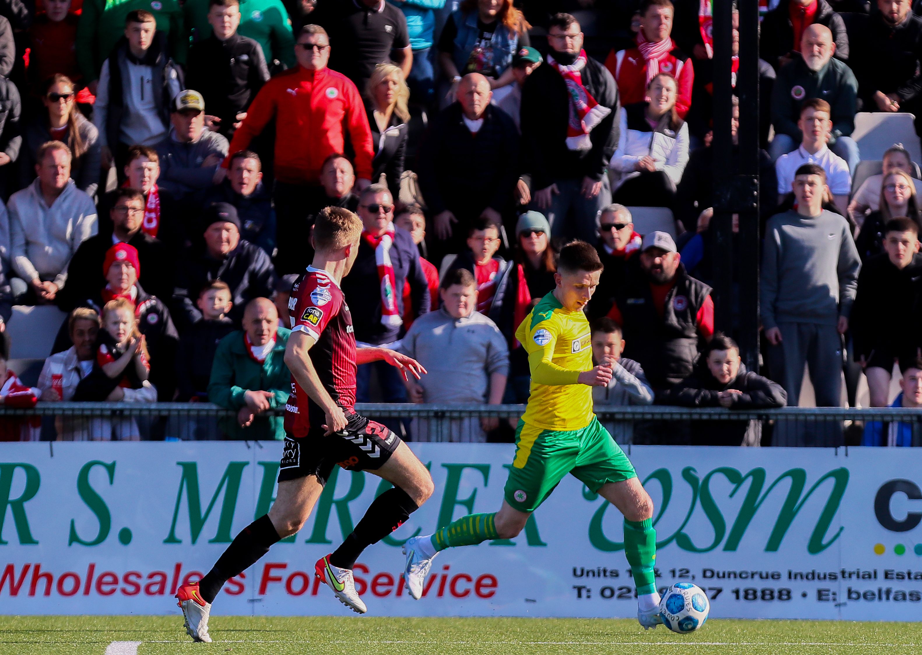 Ryan Curran takes on Daniel Larmour