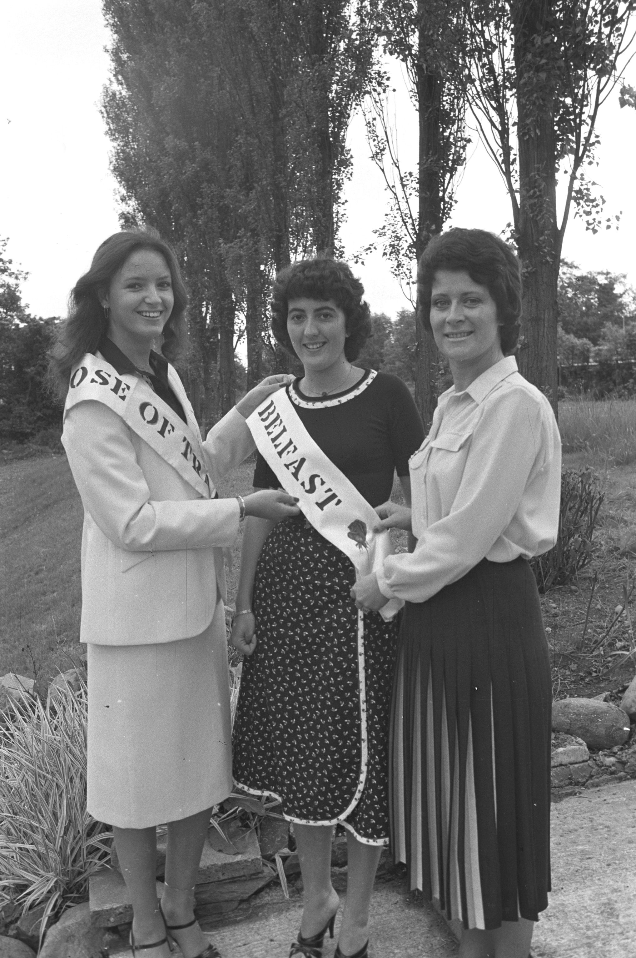 Belfast Rose Erika Turk (24) will represent Ulster in the Rose of Tralee Competition. She is pictured with former Glen Road winners Therese Gillespie and Marita Marron