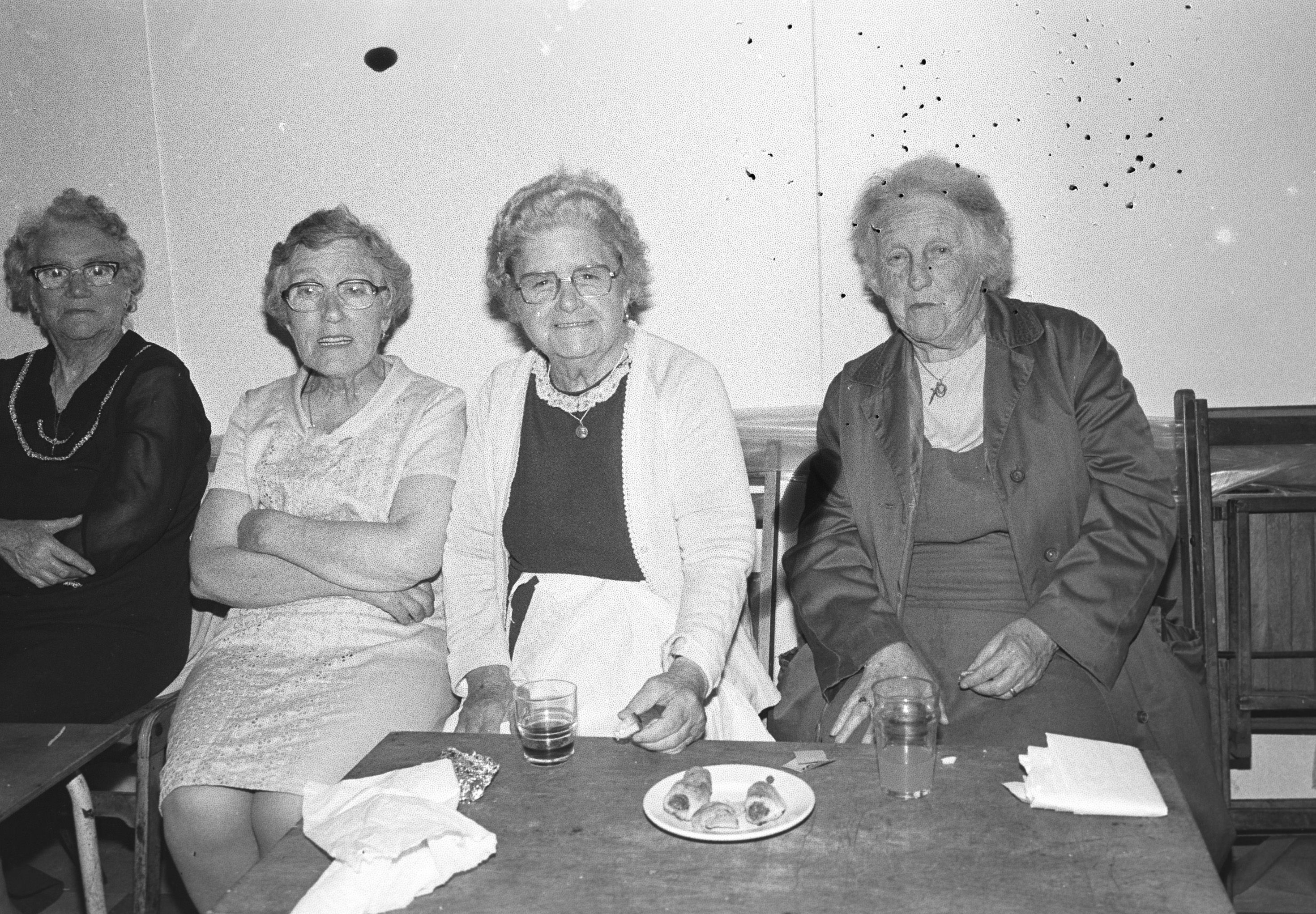 Isobel Burns, Annie Peake, Annie McGlone and Elizabeth Marlowe at Distillery Street Mothers’ Night, August 1980