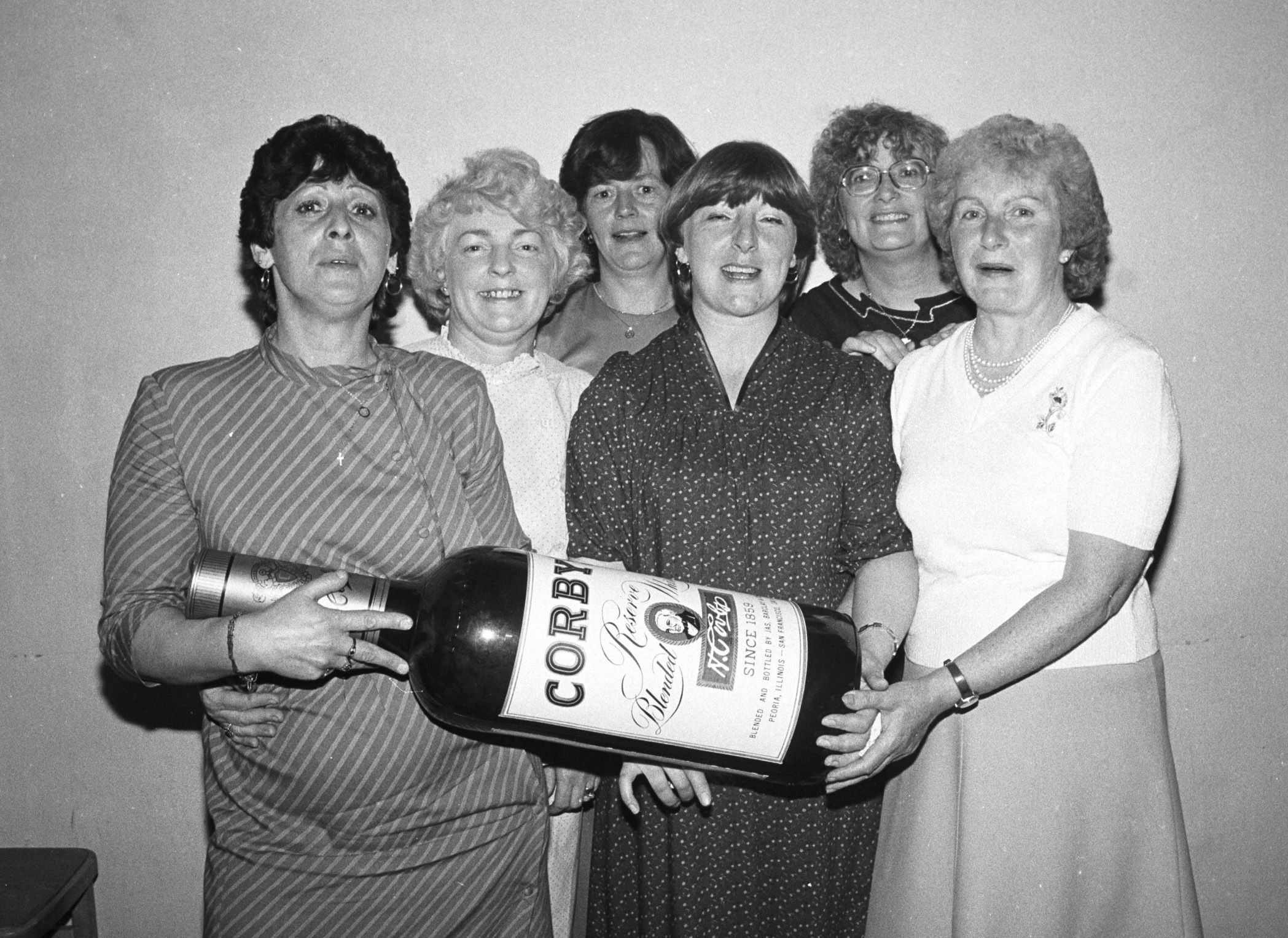 Teresa Donnelly, Anne McGettigan, Collette Gribben, Geraldine Braniff, Rita Spotswood and Marie Gallagher at the Beechmount Harriers event at the Peter Pan Social Club