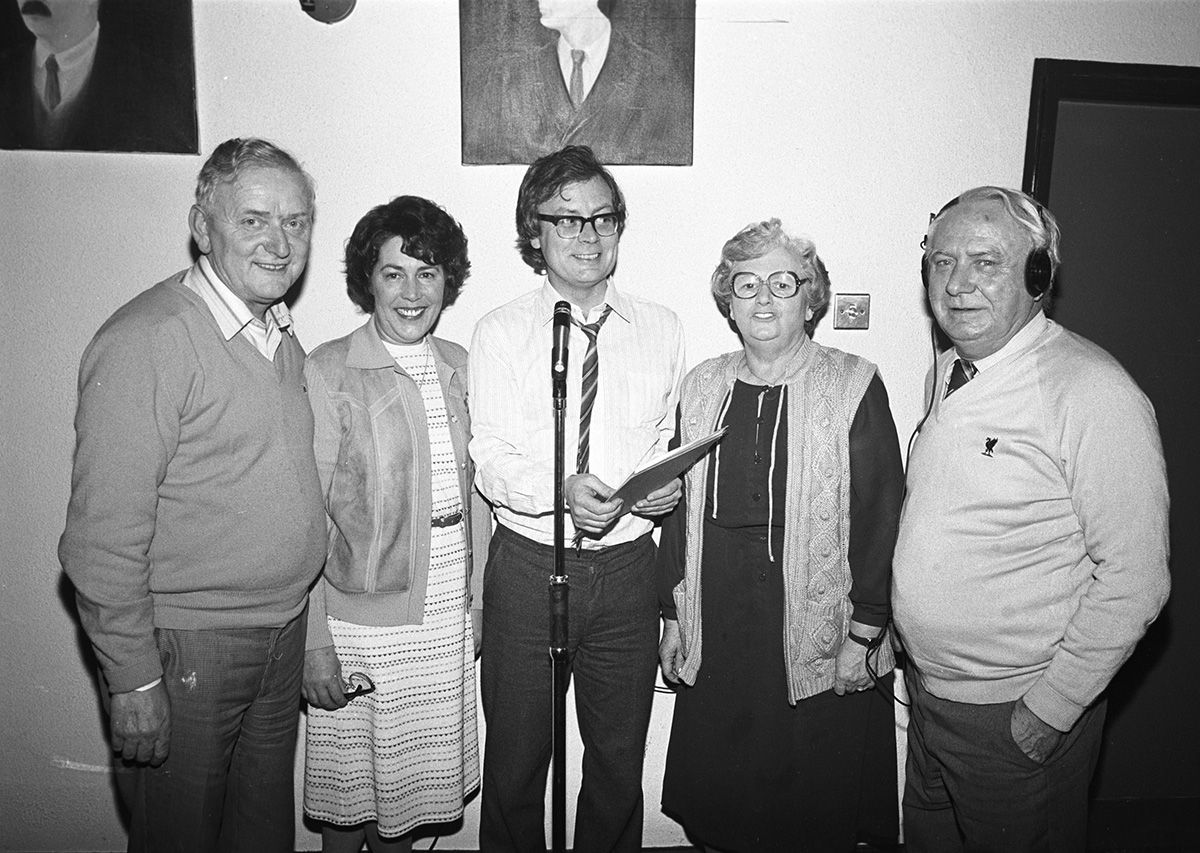 Seamus Hicks with Kevin and Mrs Rooney and Mr and Mrs McStravick at the Felons Club Mr and Mrs Quiz Night