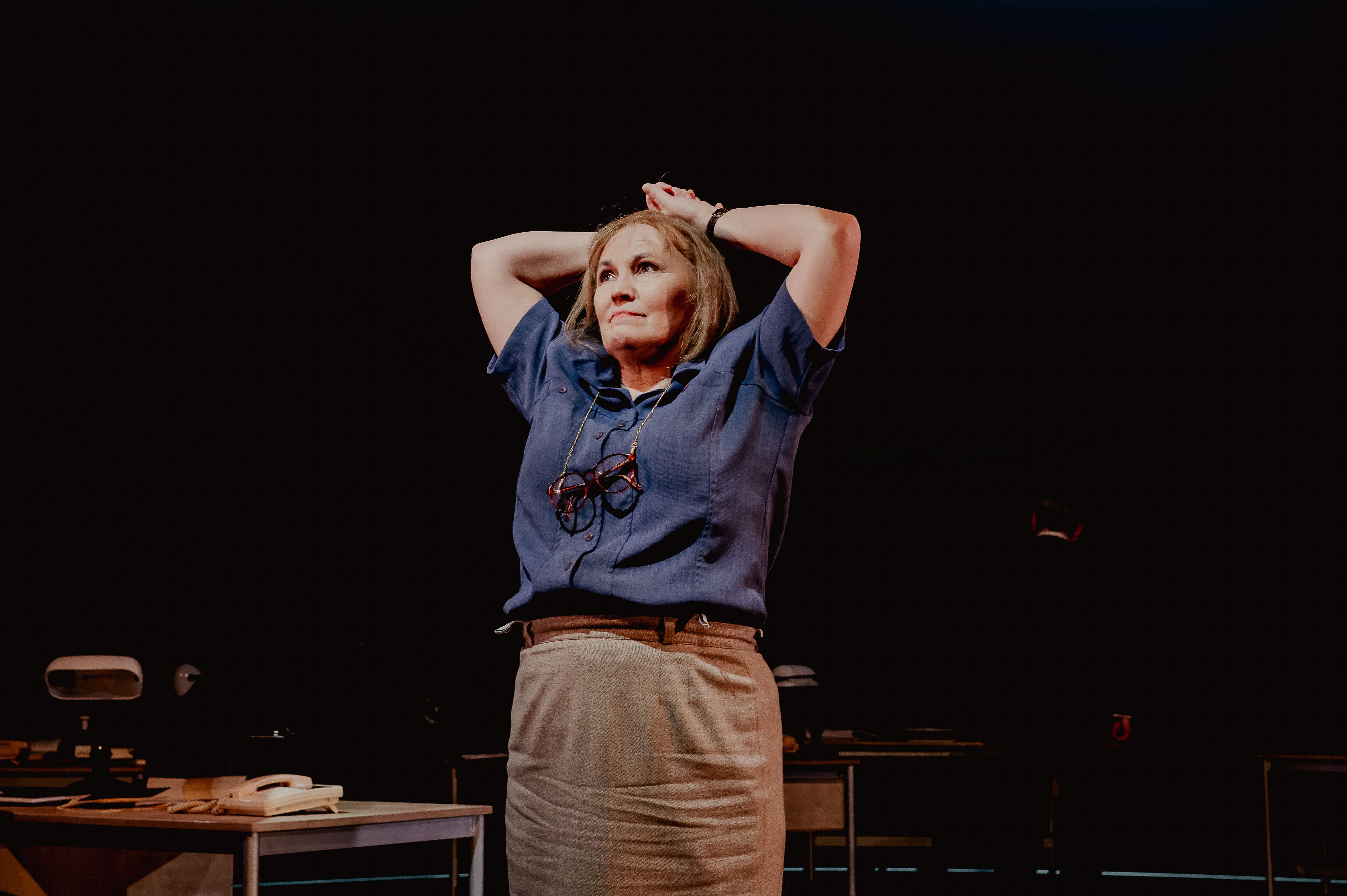 Andrea Irvine as a frustrated Mo Mowlam