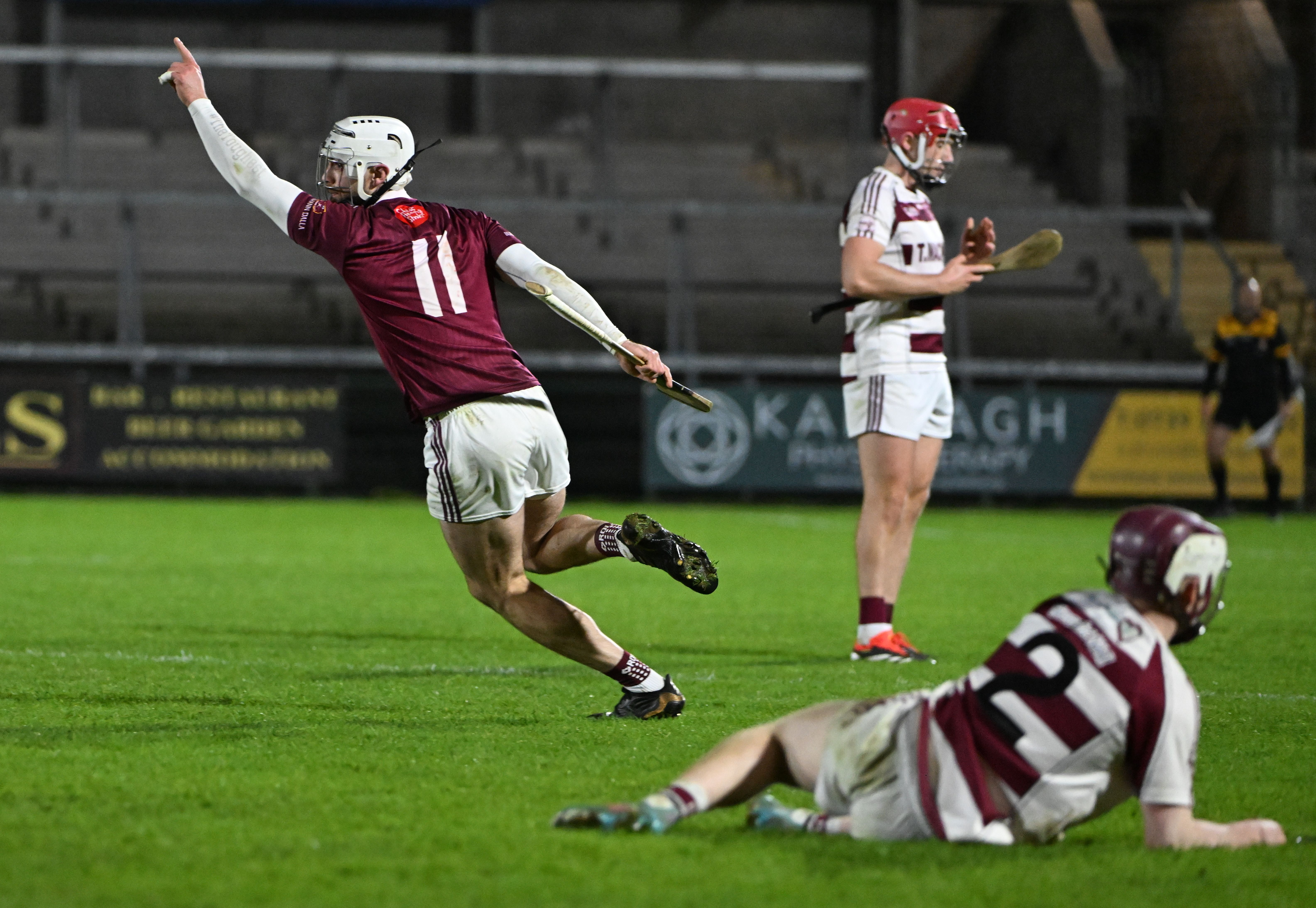 Nei McManus sends the game tinto extra time 