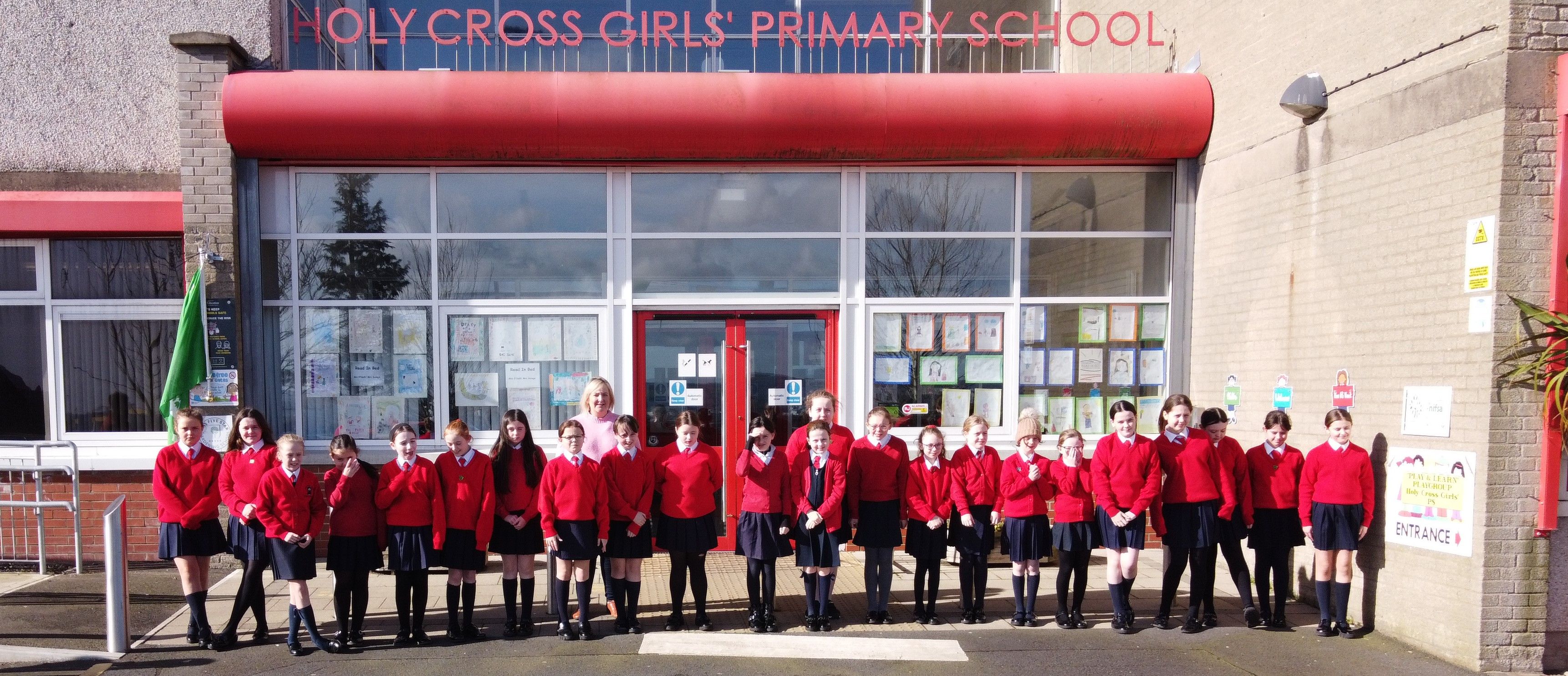 The P7 class of Holy Cross Girls School, Belfast who were partnered with the 5th class of Daingean NS in Offaly  throughout this exciting project