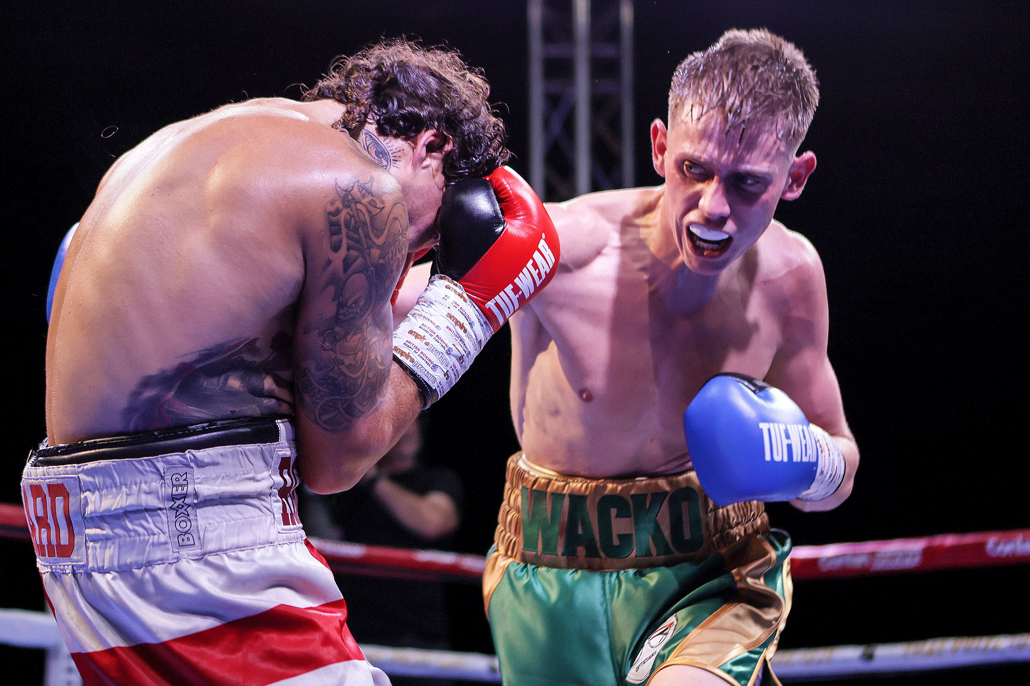 Jan O'Neill lands during his debut win