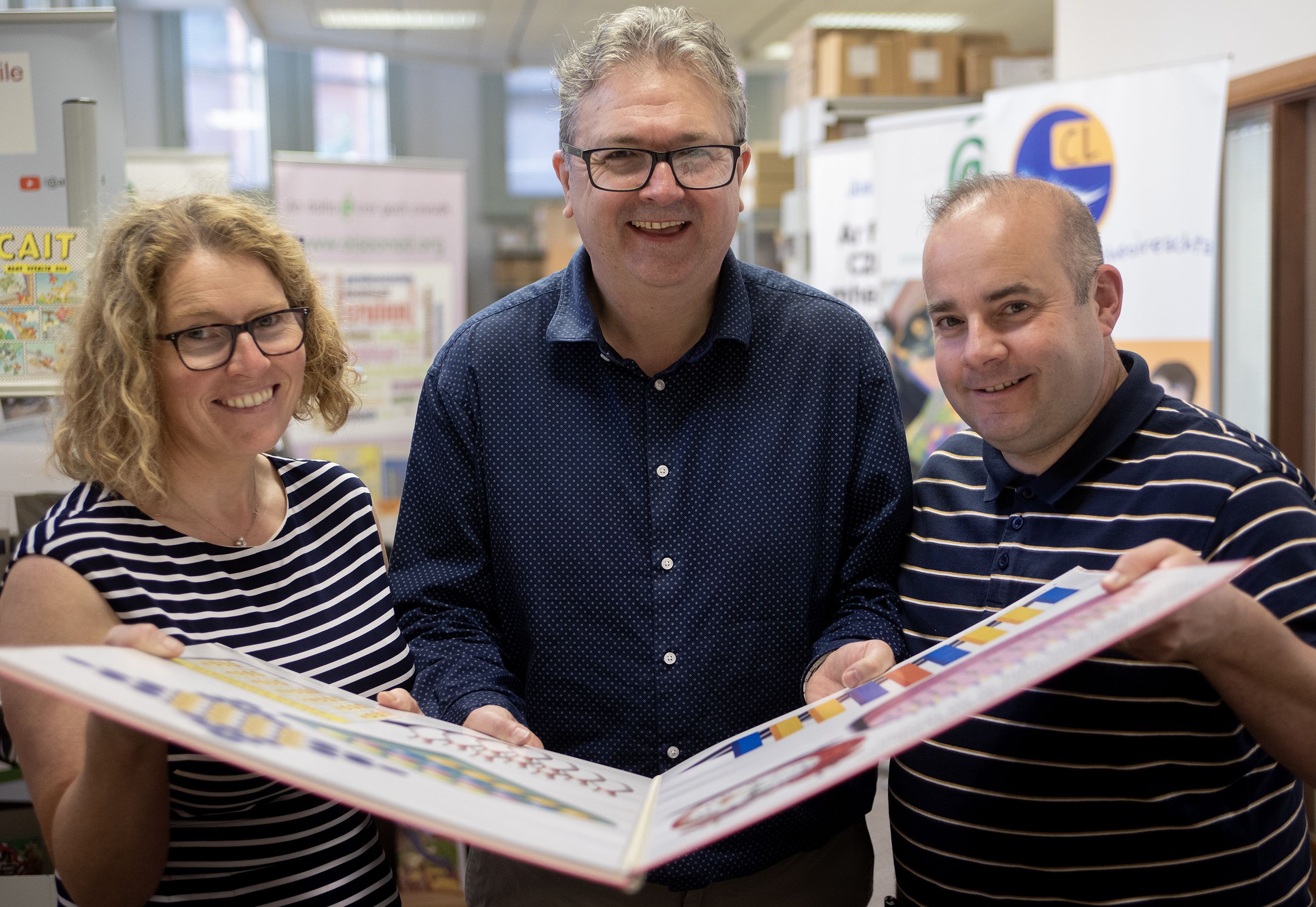 LE CHÉILE: Aingeal Nic an tSábhaisigh, Ciarán Ó Pronntaigh agus Gabhán Ó Dochartaigh