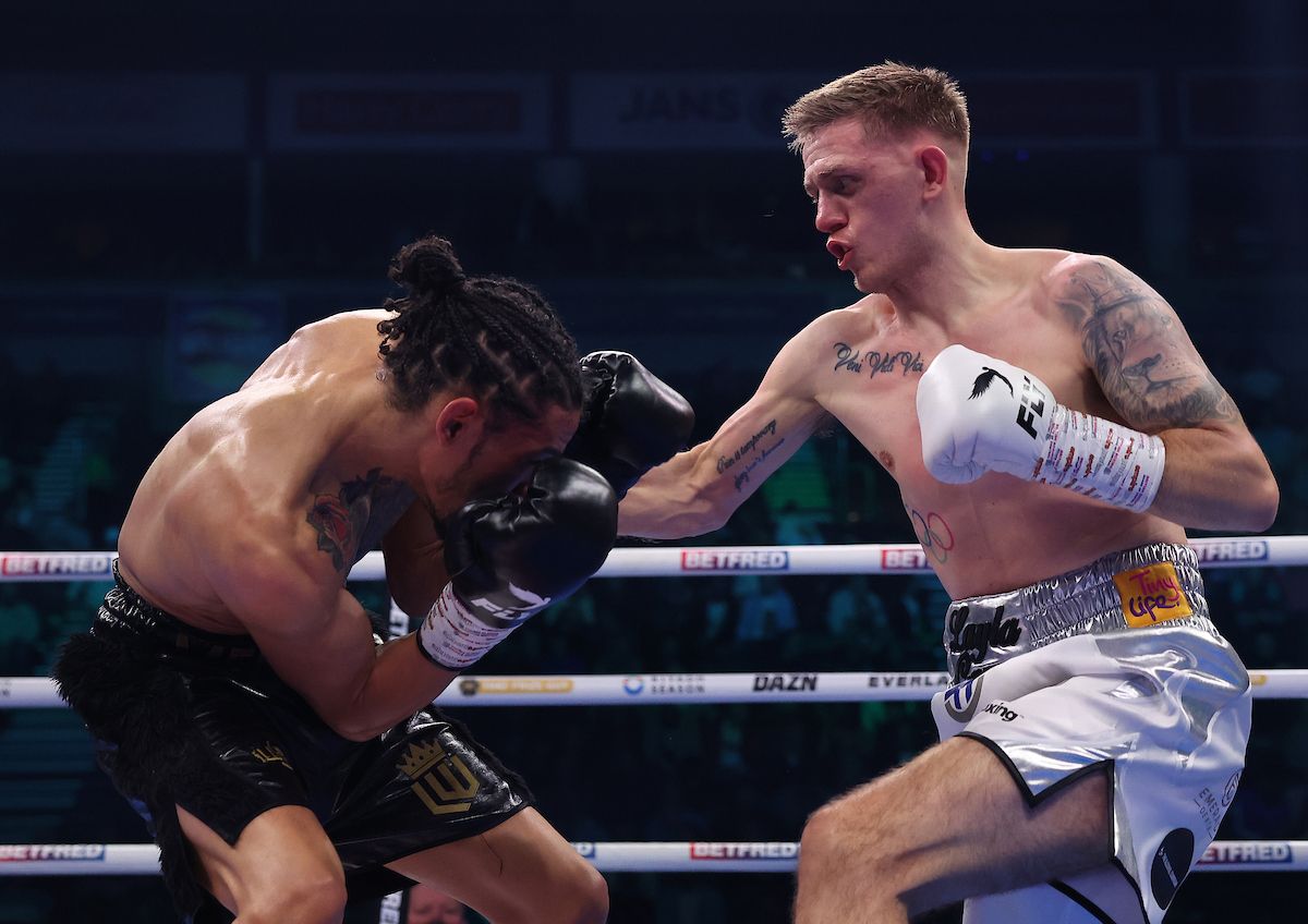 Kurt Walker and Leon Woodstock tangle 