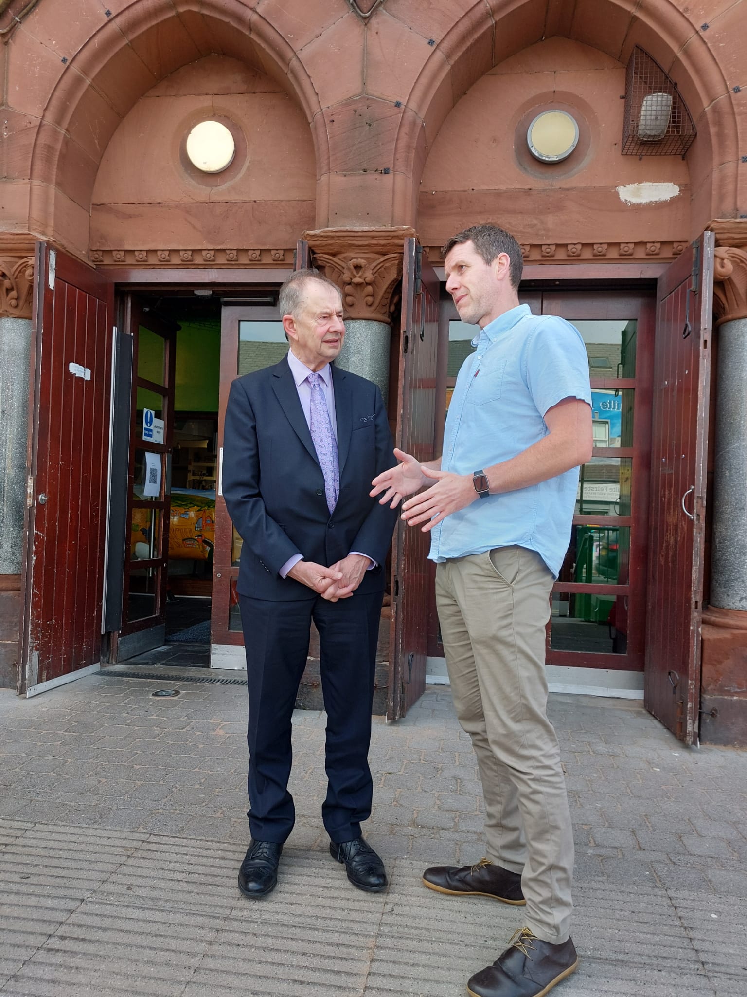 President of Oireachtas na Gaeilge Éamon Ó Cúiv with President of Conradh na Gaeilge Ciarán Mac Giolla Bhéin
