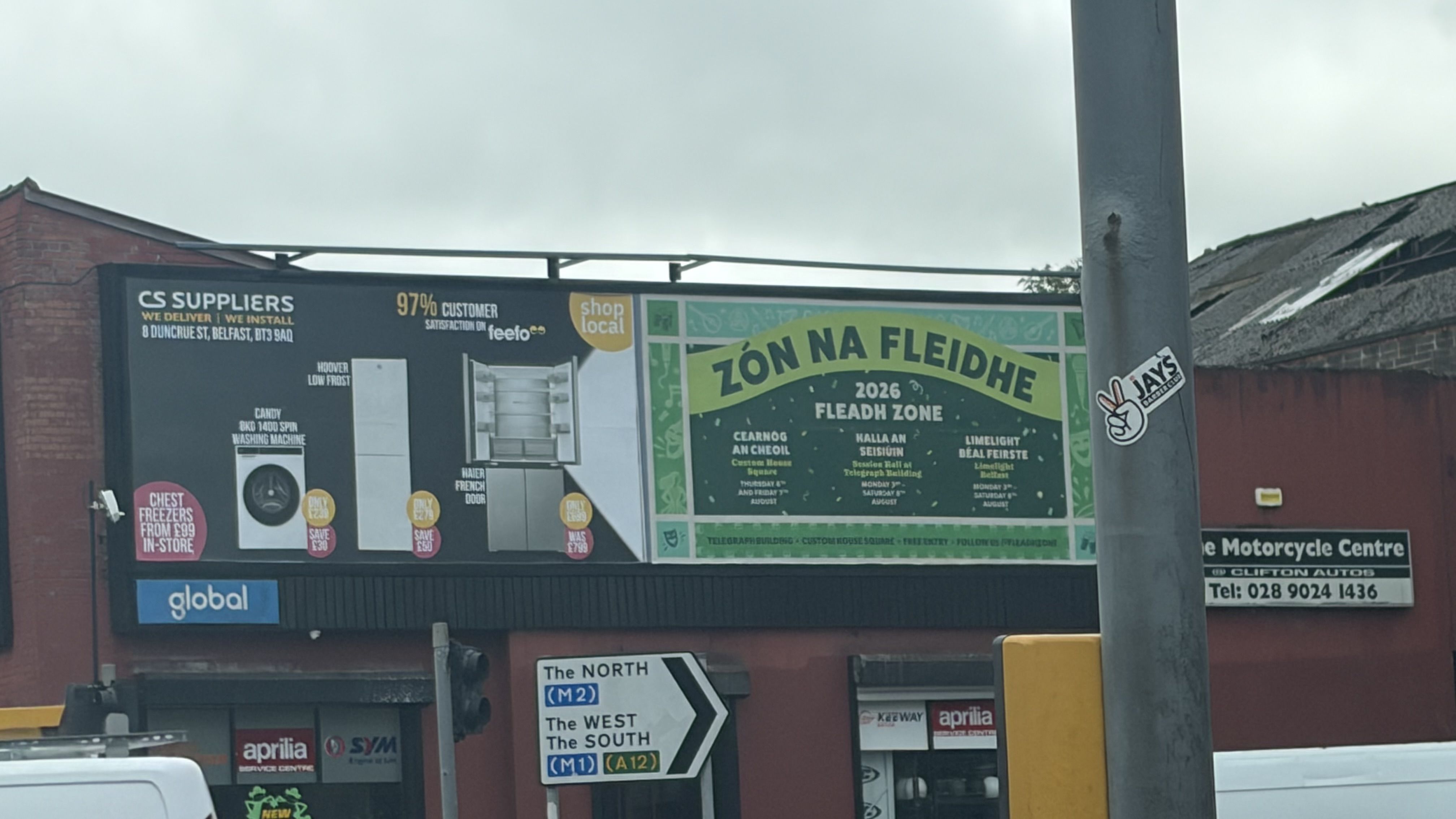 SCUAB ÚR: Comharthaí Gaeilge i lár na cathrach fosta