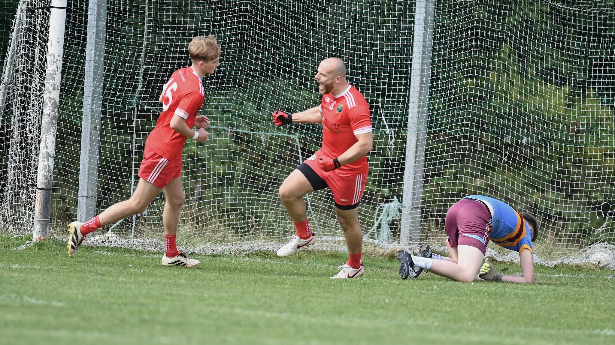 Aldergrove managed to top the group with a resounding win over Gort na Mona