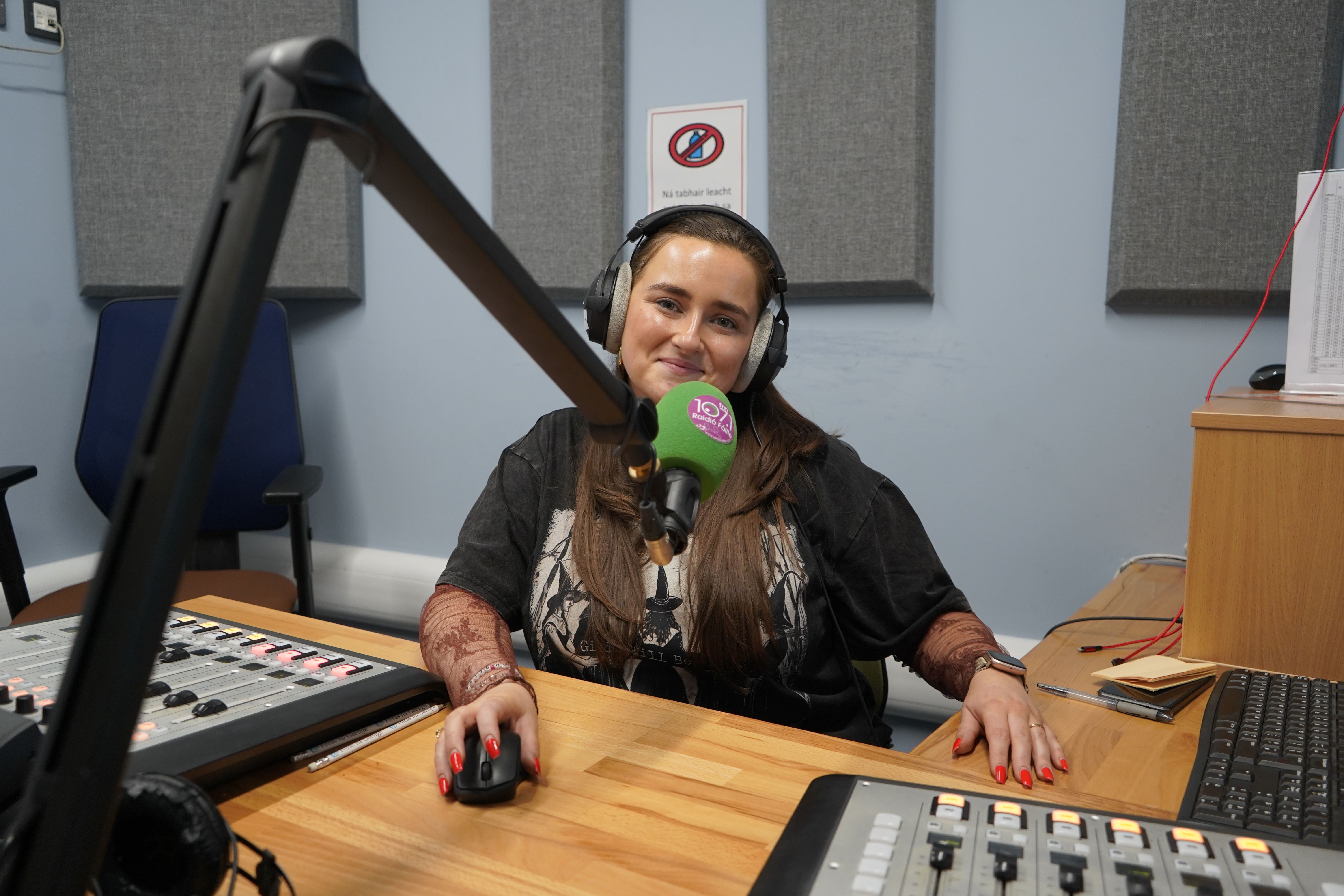 Irischraoltóir Raidió Fáilte, MaryClaire Nic Uilliam