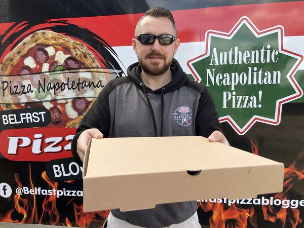 Resized pizza blogger  bobby 