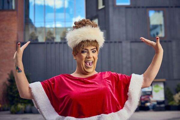 PAUL NUGENT AKA ETTA STILLETA