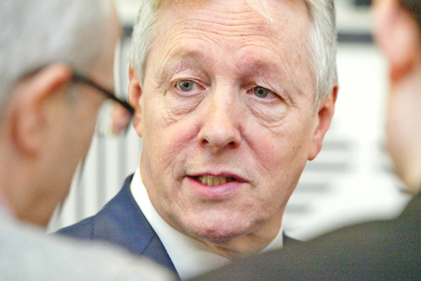 DUP leader Peter Robinson says he’ll lead his party back into full government if the report says the IRA didn’t sanction the murder of Kevin McGuigan