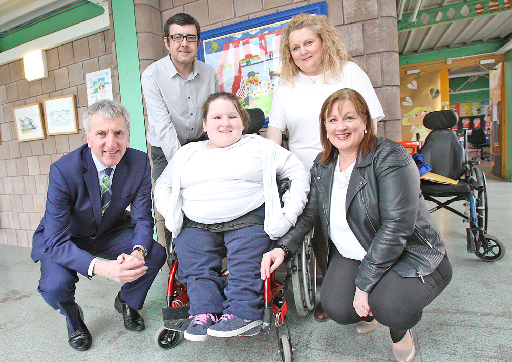 Hannah Black at Fleming Fulton with Marian Bradley (right), Fleming Fulton Board of Governors, Máirtín Ó Muilleoir MLA, who is urging education authorities to get their act together, and her parents Stephen and Fionnuala