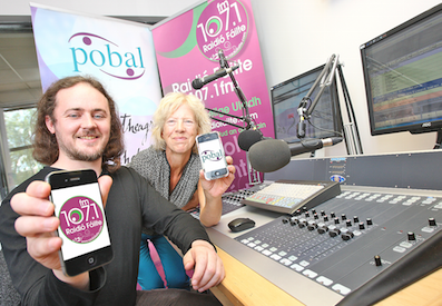 Donall Chaoimhin Mac Murchaidh of Raidio Failte with Janet Muller of Pobal launching the new Raidió Fáilte app