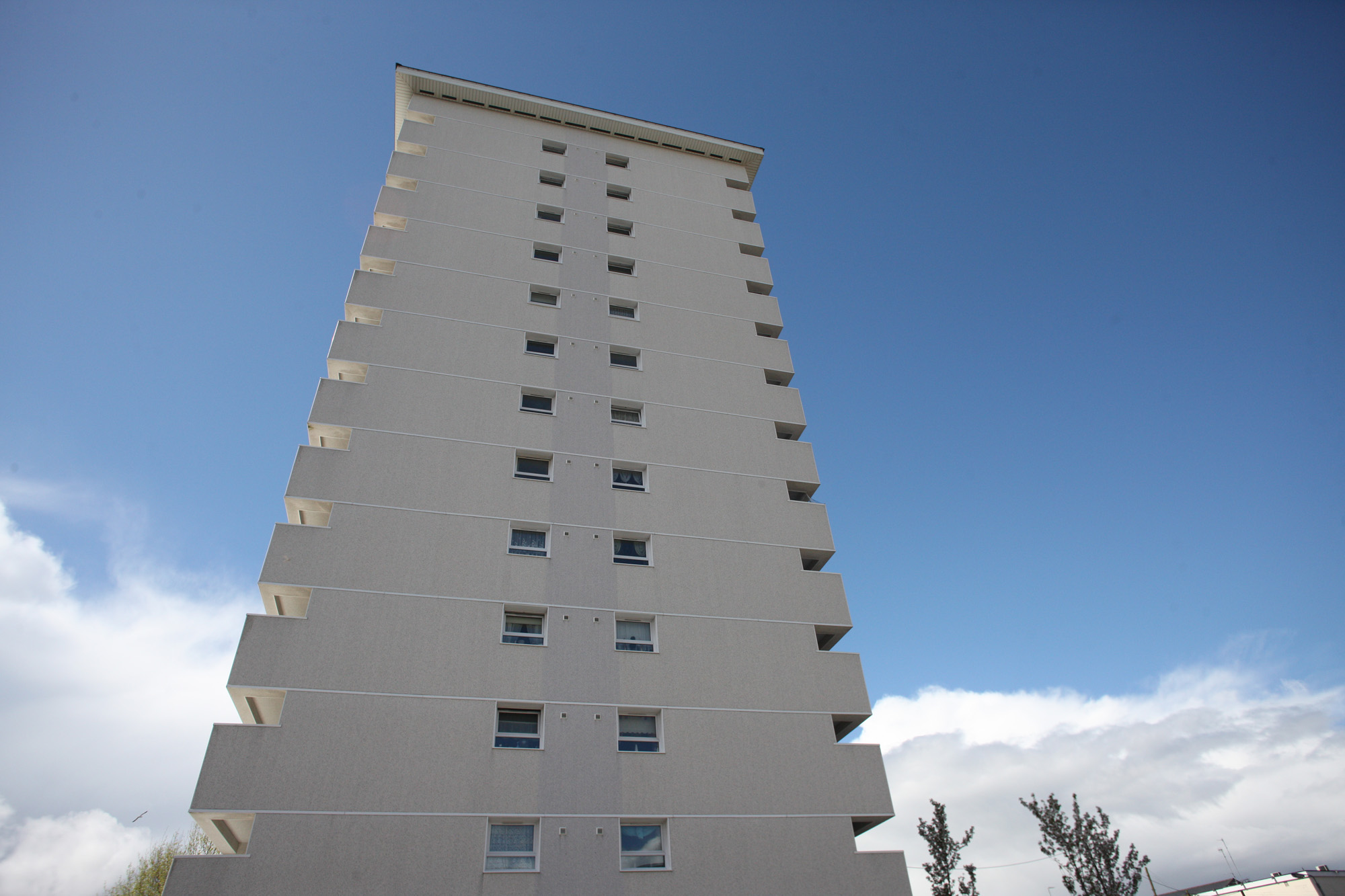 Newlodge flats 2504tm18 0