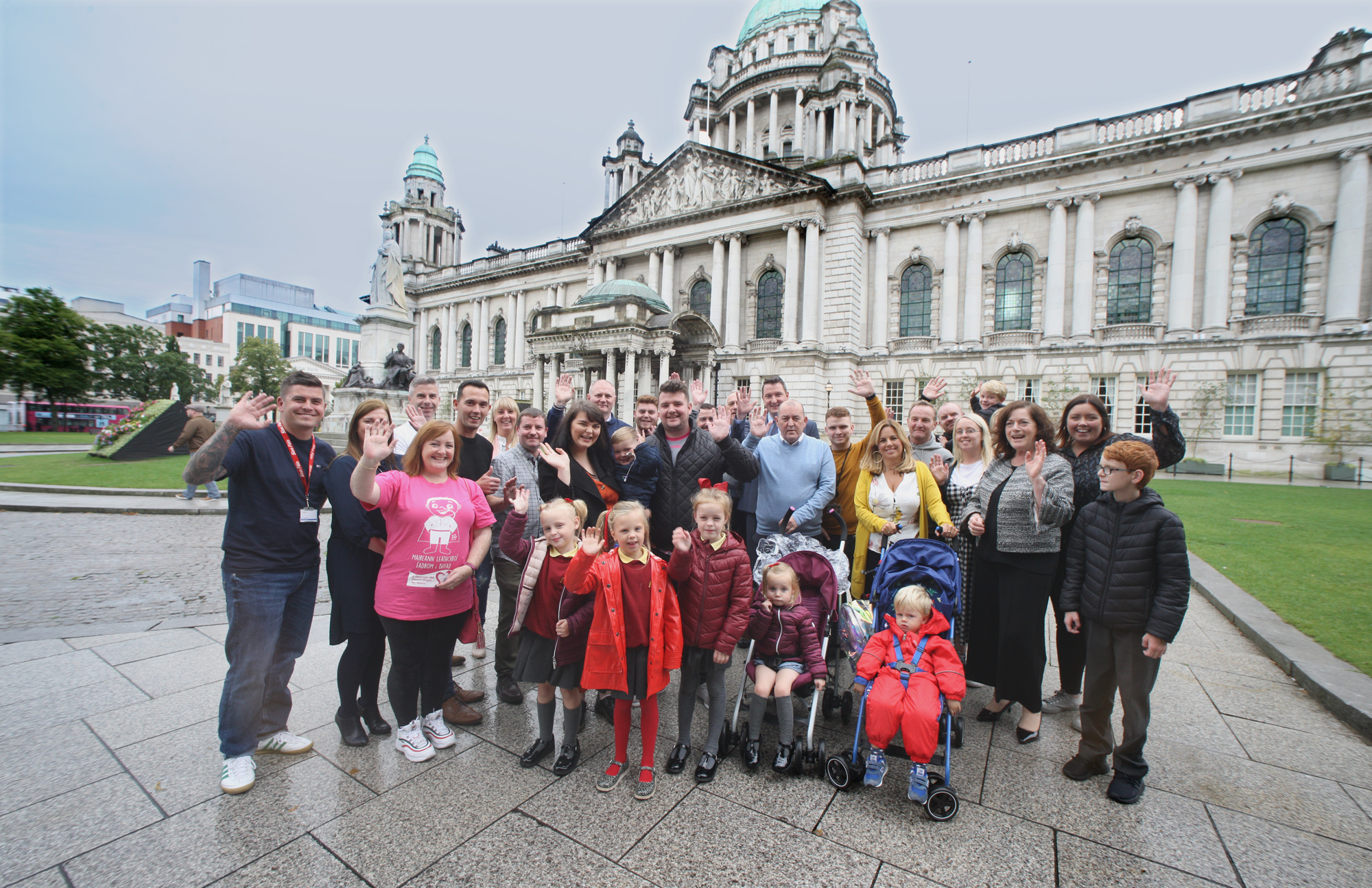 Dáithí Mac Gabhann and his parents Máirtín and Seph with the Sinn Féin Council team together for Organ Donation week