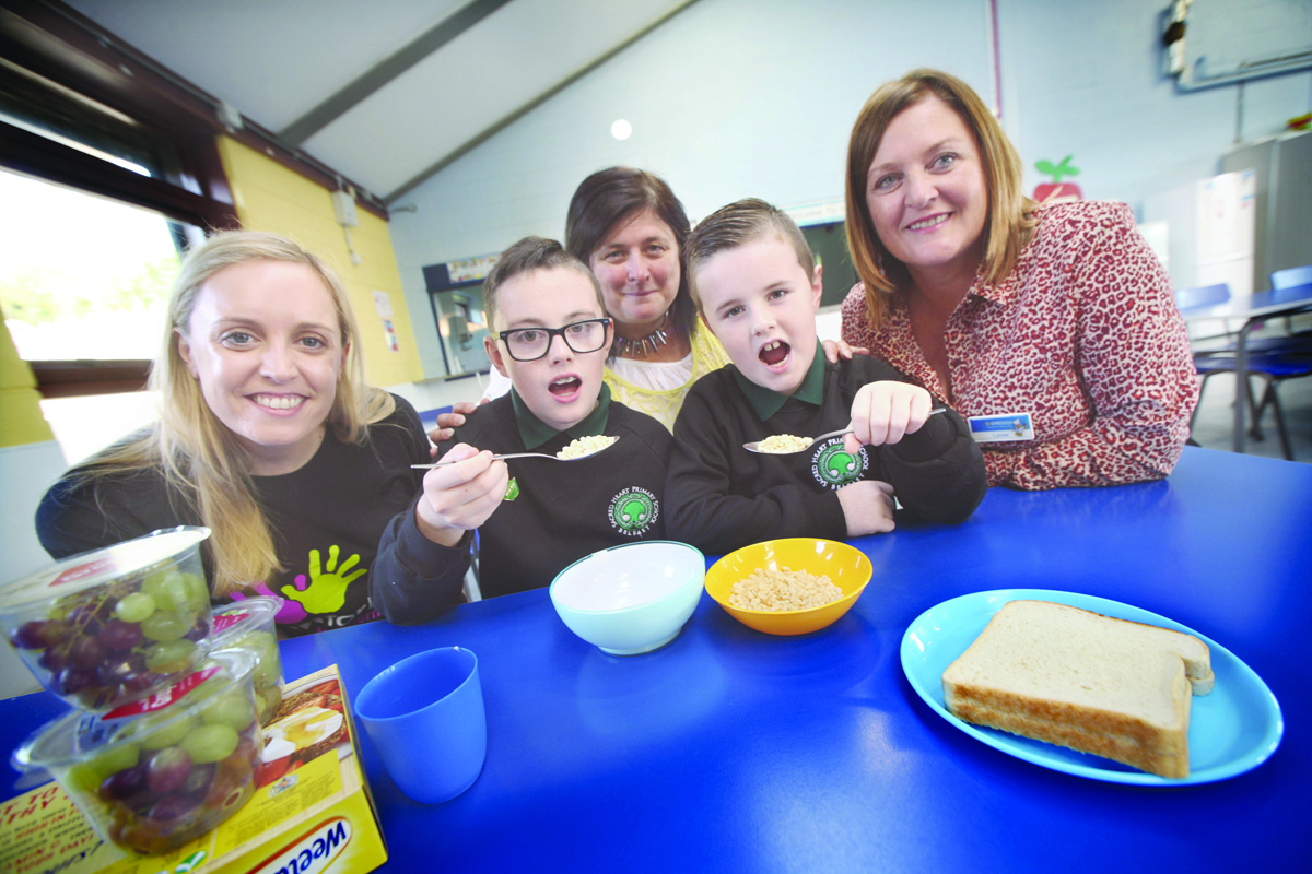 DIGGING IN: Lauren Baxter with Oran McCabe, Rio Rooney, Lynne Hindmarch and Principal Joanne Smyth\n