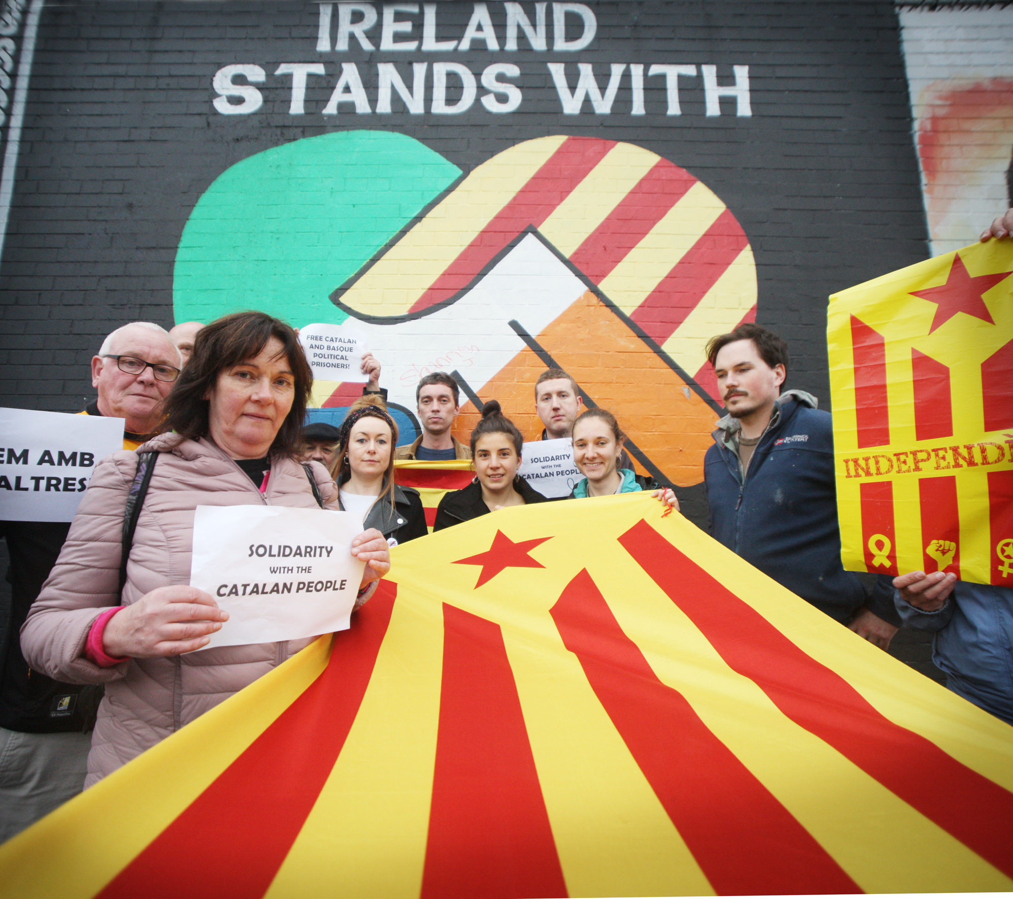 West Belfast standing in solidarity with the people of Catalonia at the International Wall