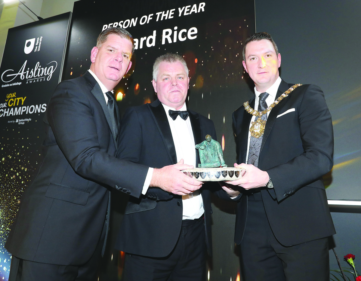 Lord Mayor John Finucane and Mayor of Boston Marty Walsh presenting the Person of the Year Award to LORAG\'s Gerard Rice\n\n2911JC19