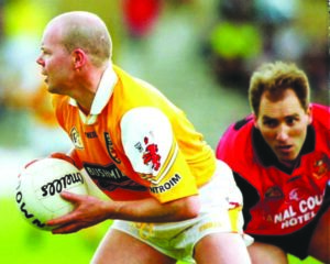 Anto Finnegan in action against Mickey Linden